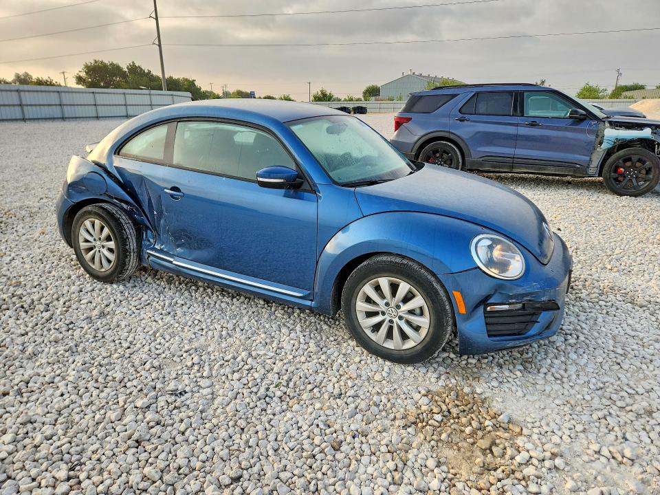 2019 Volkswagen Beetle მანქანა იყიდება აუქციონზე, vin: 3VWFD7AT6KM717323, აუქციონის ნომერი: 63687776