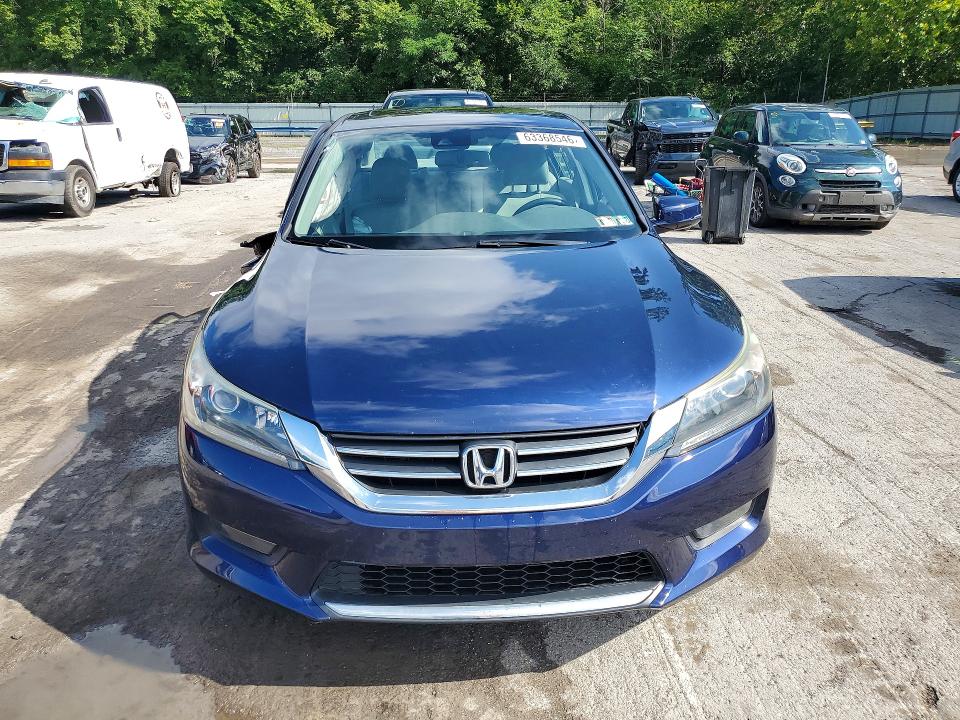 63368546 :رقم المزاد ، 1HGCR2F88FA079319 vin ، 2015 Honda Accord مزاد بيع