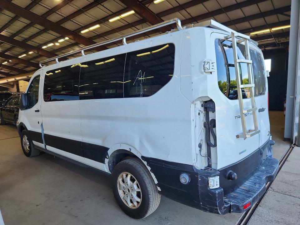 66062476 :رقم المزاد ، 1FBZX2ZG4FKA22003 vin ، 2015 Ford Transit مزاد بيع