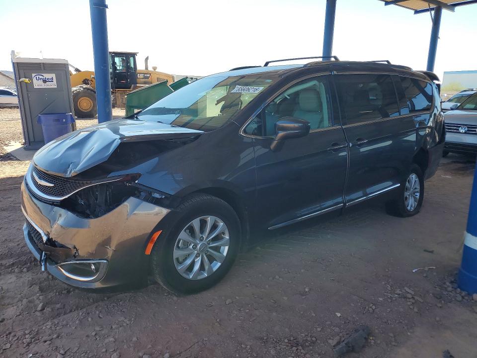 65606216 :رقم المزاد ، 2C4RC1BG1JR157963 vin ، 2018 Chrysler Pacifica مزاد بيع