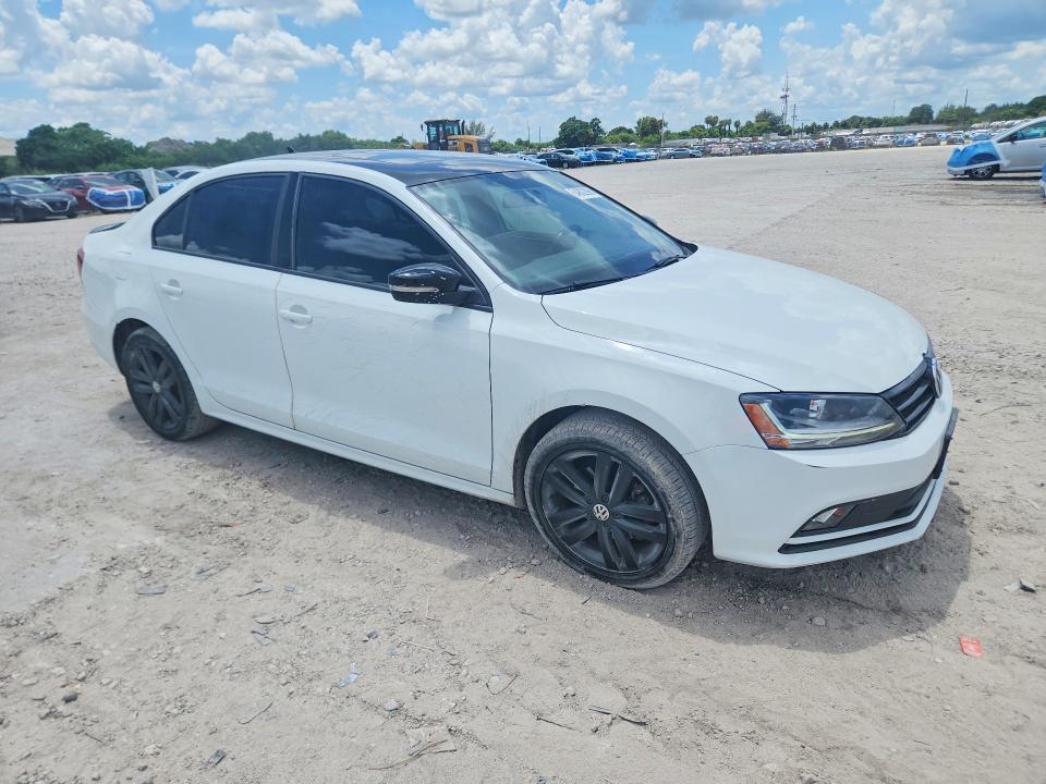 64802896 :رقم المزاد ، 3VWD17AJ1JM228762 vin ، 2018 Volkswagen Jetta مزاد بيع
