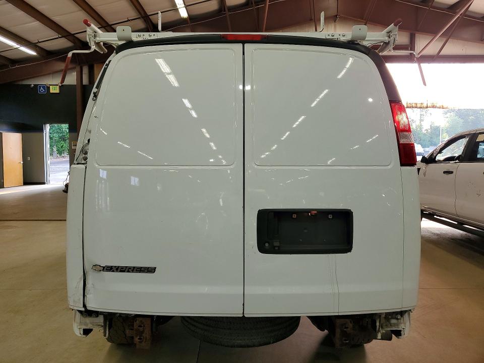 65138796 :رقم المزاد ، 1GCWGAFB9J1311927 vin ، 2018 Chevrolet Express G2500 مزاد بيع