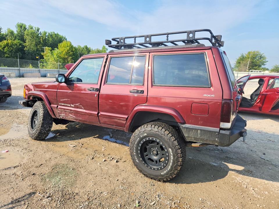 64228106 :رقم المزاد ، 1J4FF58S51L563342 vin ، 2001 Jeep Cherokee مزاد بيع