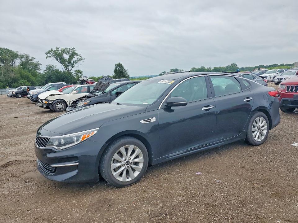 2017 Kia Optima მანქანა იყიდება აუქციონზე, vin: 5XXGU4L38HG137598, აუქციონის ნომერი: 64147236