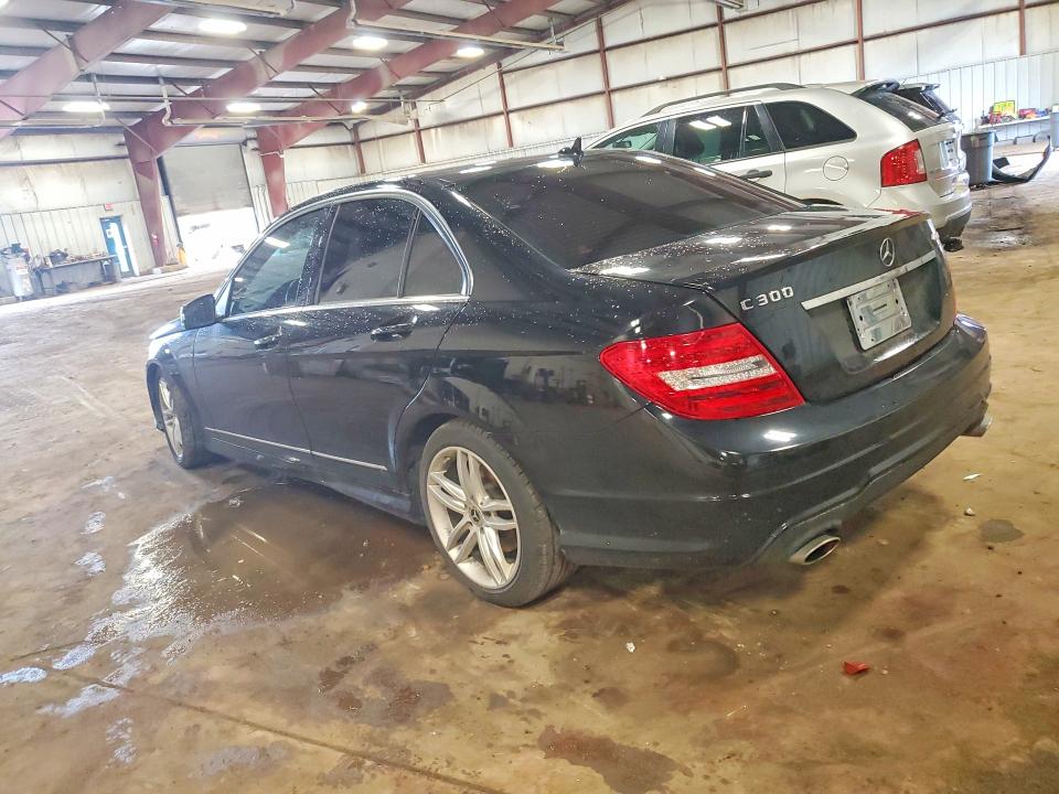 2013 Mercedes-benz C მანქანა იყიდება აუქციონზე, vin: WDDGF8AB6DR285919, აუქციონის ნომერი: 63611106