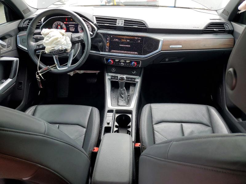 63221946 :رقم المزاد ، WA1EECF38M1048737 vin ، 2021 Audi Q3 مزاد بيع