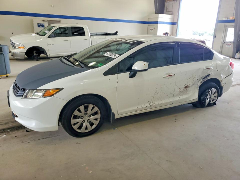 Auction sale of the 2012 Honda Civic, vin: 2HGFB2F50CH323565, lot number: 67009036