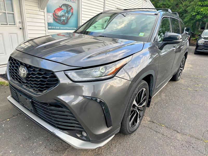 Auction sale of the 2022 Toyota Highlander, vin: 5TDLZRBH9NS252439, lot number: 63988126