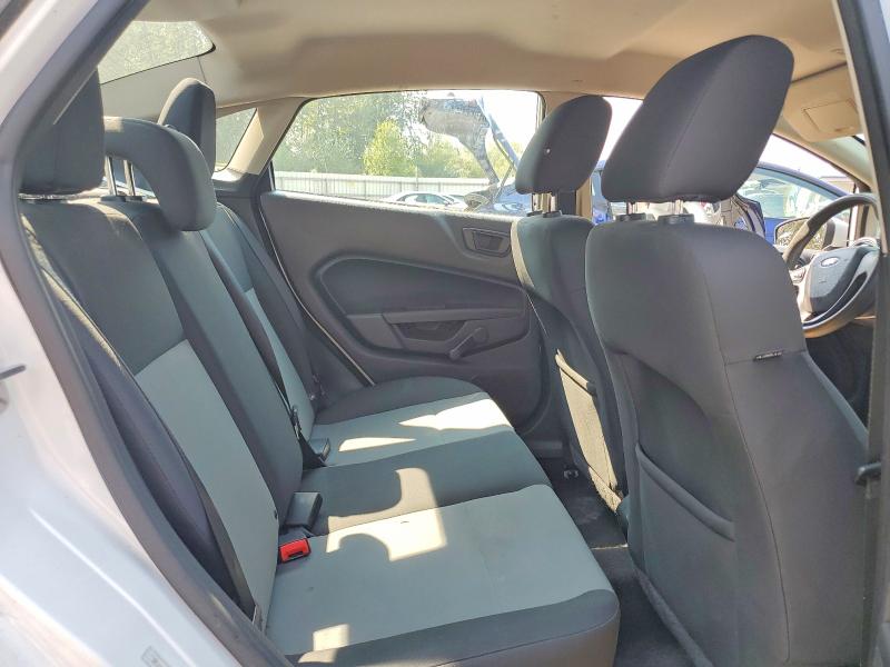 64210156 :رقم المزاد ، 3FADP4AJ5FM204008 vin ، 2015 Ford Fiesta مزاد بيع