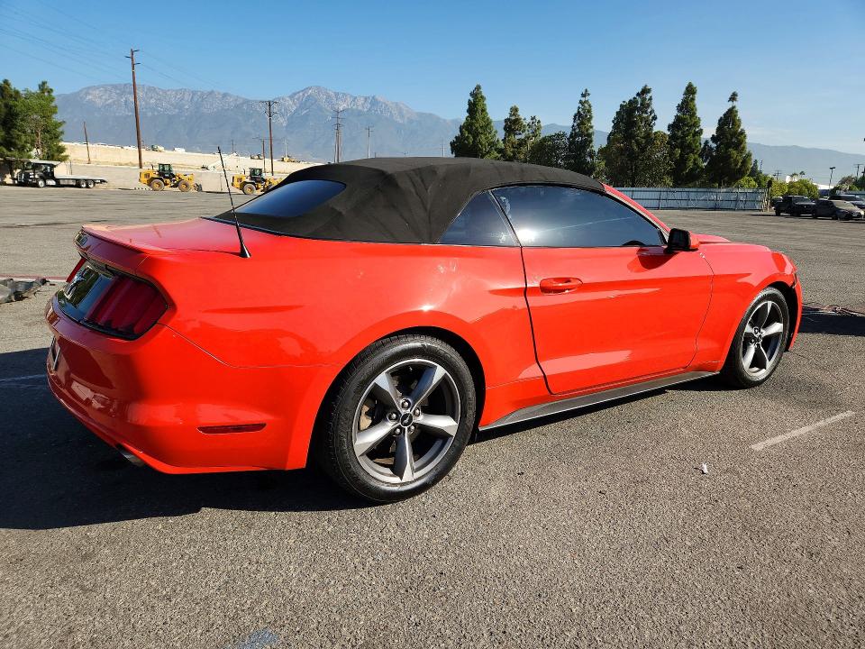 66138826 :رقم المزاد ، 1FATP8EMXF5385488 vin ، 2015 Ford Mustang مزاد بيع