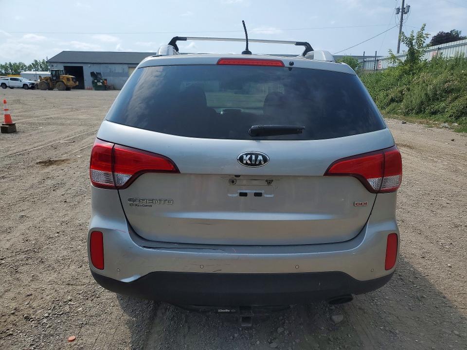 63351346 :رقم المزاد ، 5XYKT4A67FG581347 vin ، 2015 Kia Sorento مزاد بيع