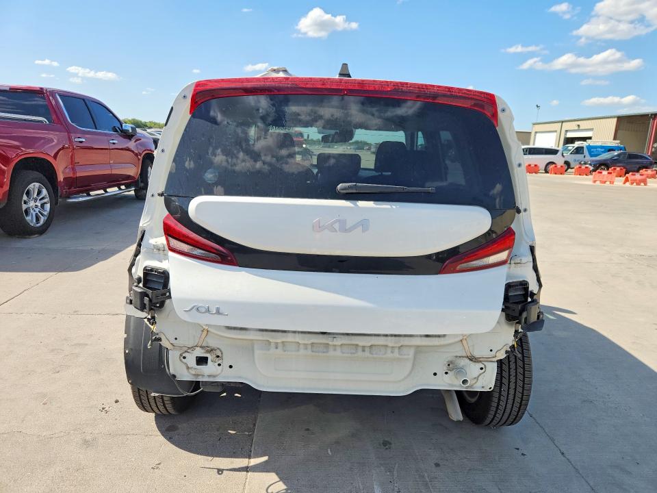 2022 Kia Soul მანქანა იყიდება აუქციონზე, vin: KNDJ23AU0N7833880, აუქციონის ნომერი: 64667466
