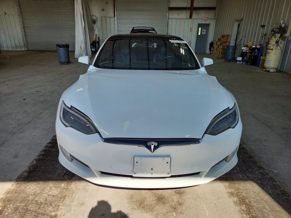 63131826 :رقم المزاد ، 5YJSA1E24LF359444 vin ، 2020 Tesla Model S مزاد بيع