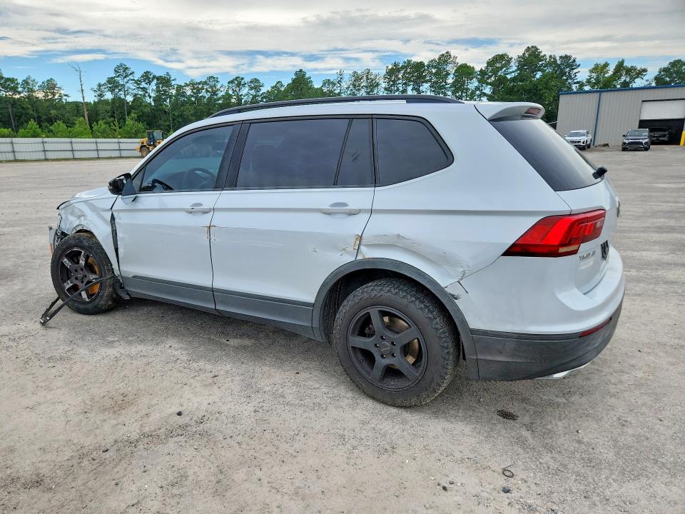 Продаж на аукціоні авто 2018 Volkswagen Tiguan, vin: 3VV0B7AX6JM105611, номер лоту: 63810936