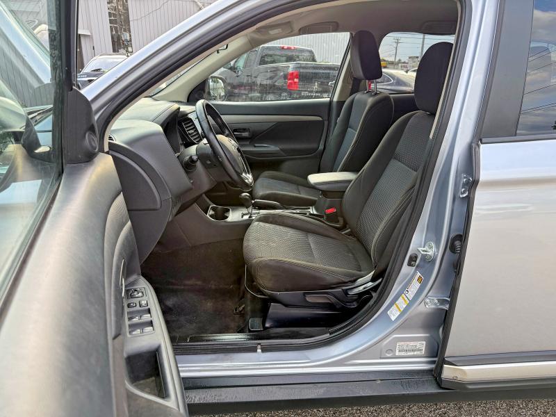 Продажа на аукционе авто 2016 Mitsubishi Outlander, vin: JA4AZ3A32GZ018262, номер лота: 65225996