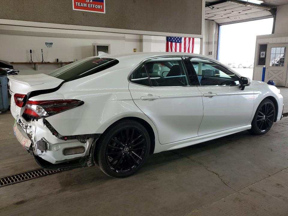 Продажа на аукционе авто 2023 Toyota Camry, vin: 4T1K31AK2PU616741, номер лота: 64032936