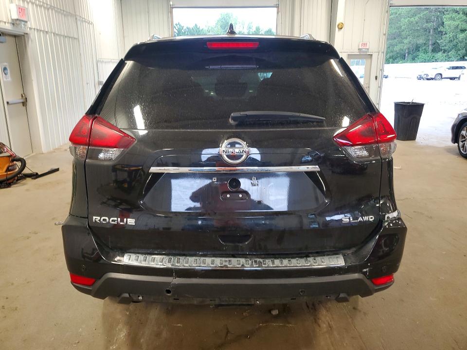 64753766 :رقم المزاد ، 5N1AT2MV8LC771995 vin ، 2020 Nissan Rogue مزاد بيع