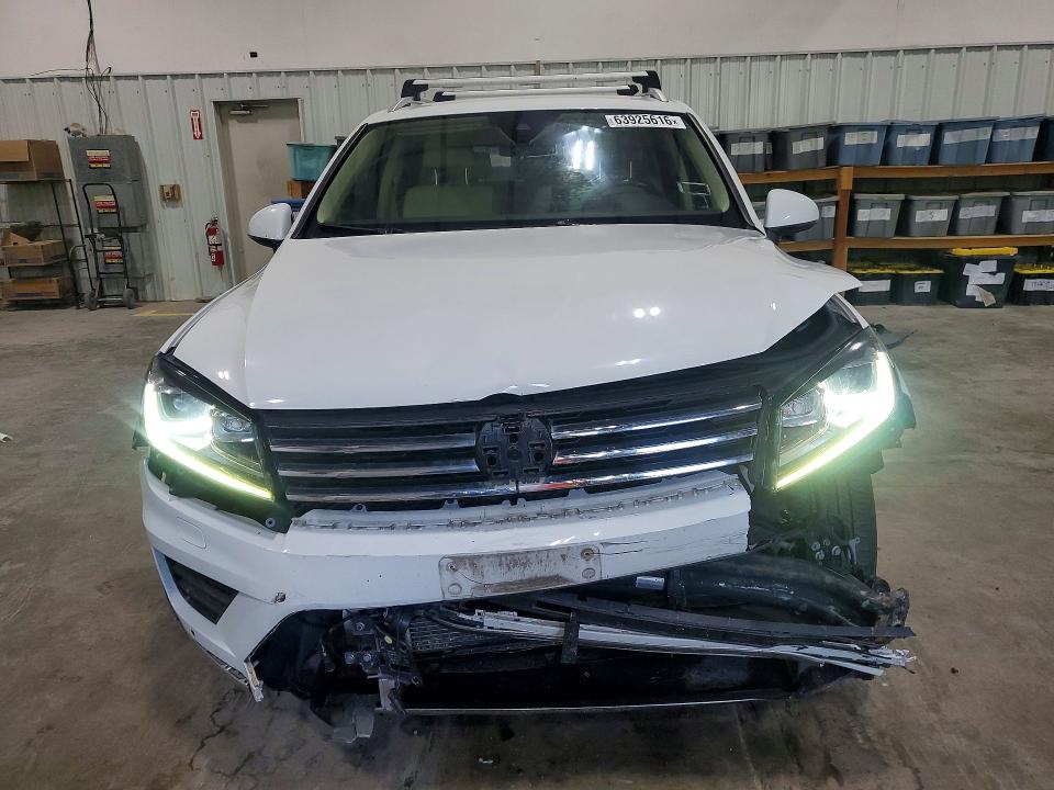 2017 Volkswagen Touareg მანქანა იყიდება აუქციონზე, vin: WVGEF7BP5HD002351, აუქციონის ნომერი: 63925616