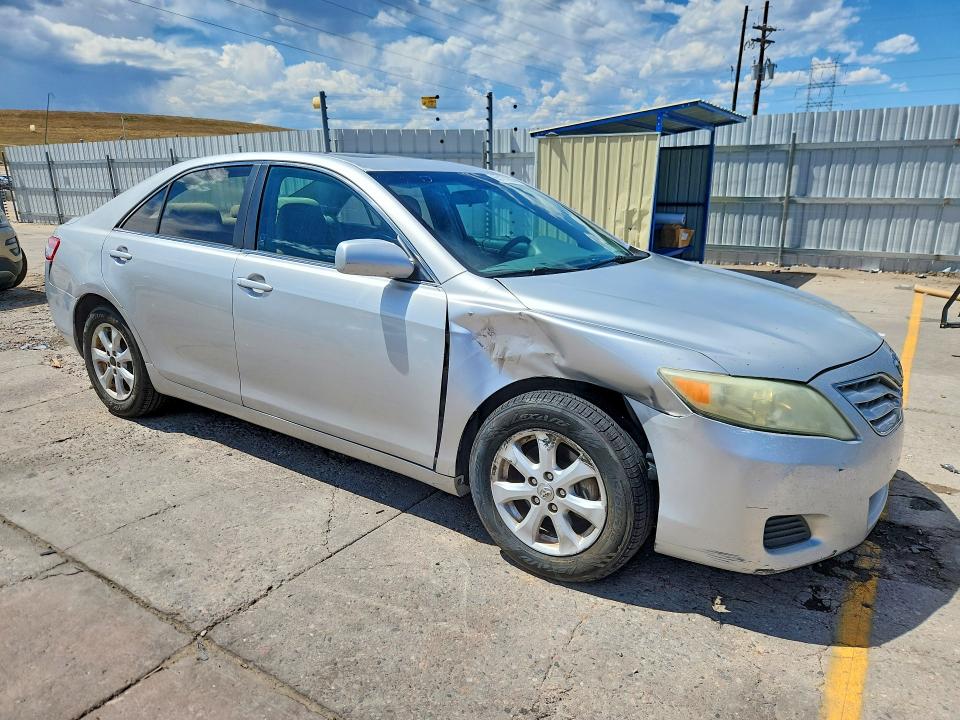 65170906 :رقم المزاد ، 4T1BF3EK6BU138104 vin ، 2011 Toyota Camry مزاد بيع