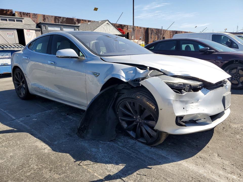 66072116 :رقم المزاد ، 5YJSA1E24GF153739 vin ، 2016 Tesla Model S مزاد بيع