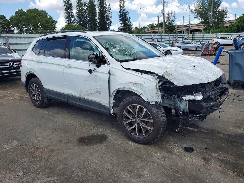 64341456 :رقم المزاد ، 3VV3B7AX4LM001652 vin ، 2020 Volkswagen Tiguan مزاد بيع