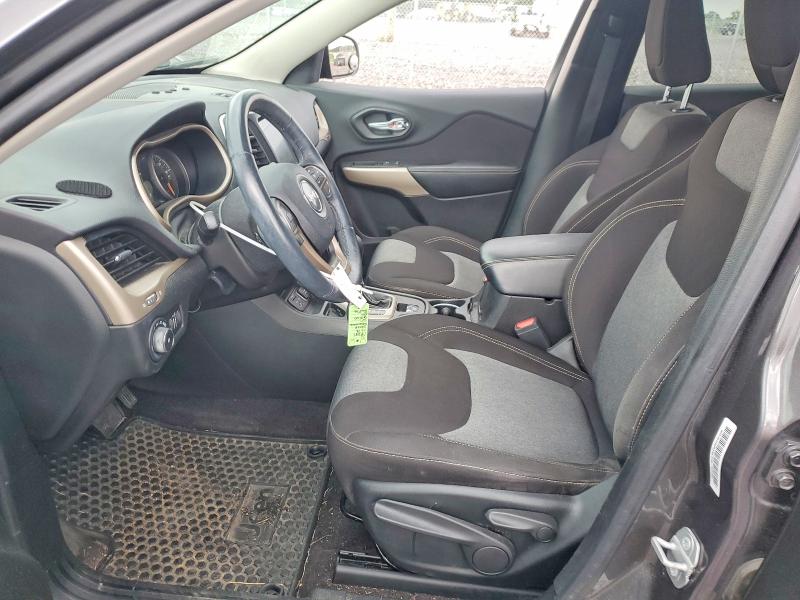 64747626 :رقم المزاد ، 1C4PJLCB4JD588957 vin ، 2018 Jeep Cherokee مزاد بيع