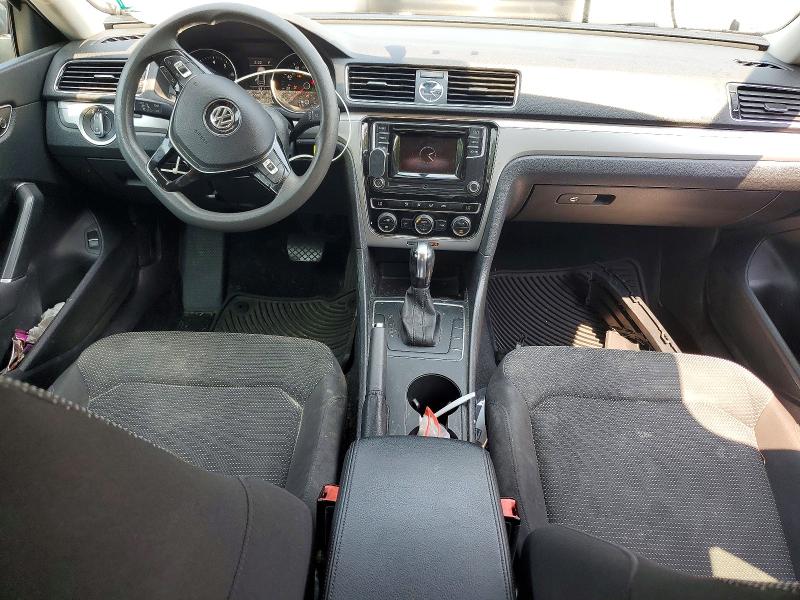 63748286 :رقم المزاد ، 1VWAT7A38HC031839 vin ، 2017 Volkswagen Passat مزاد بيع