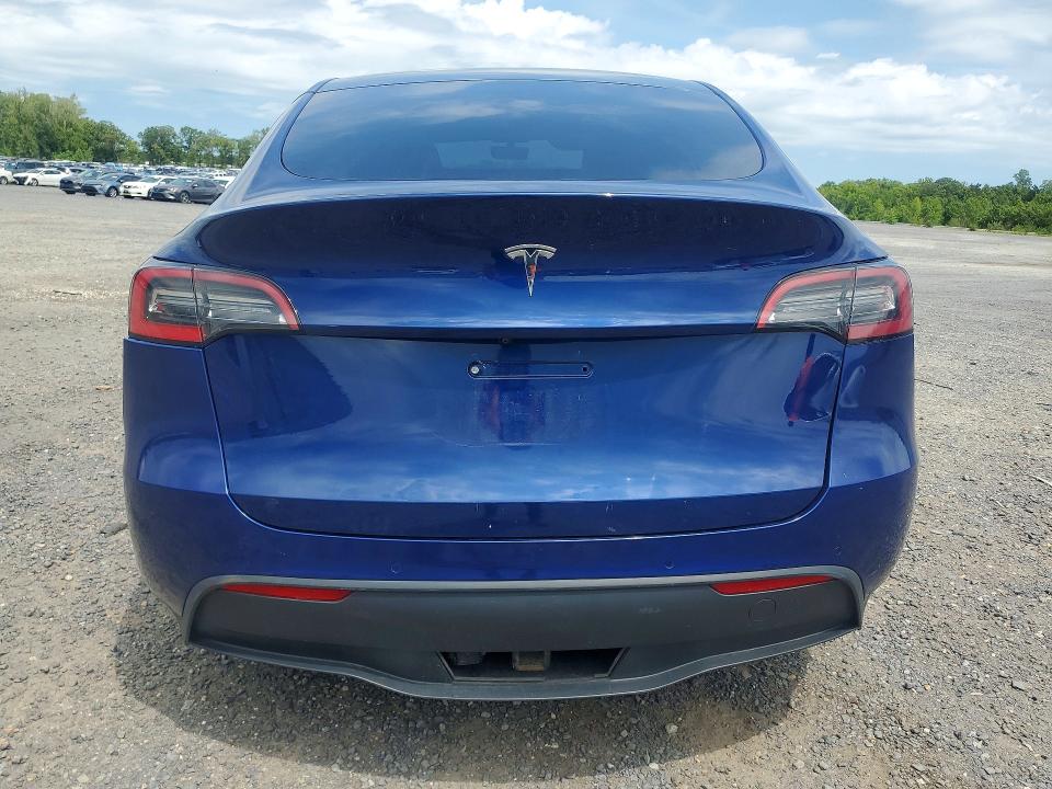 63863076 :رقم المزاد ، 5YJYGDEE5MF065914 vin ، 2021 Tesla Model Y مزاد بيع