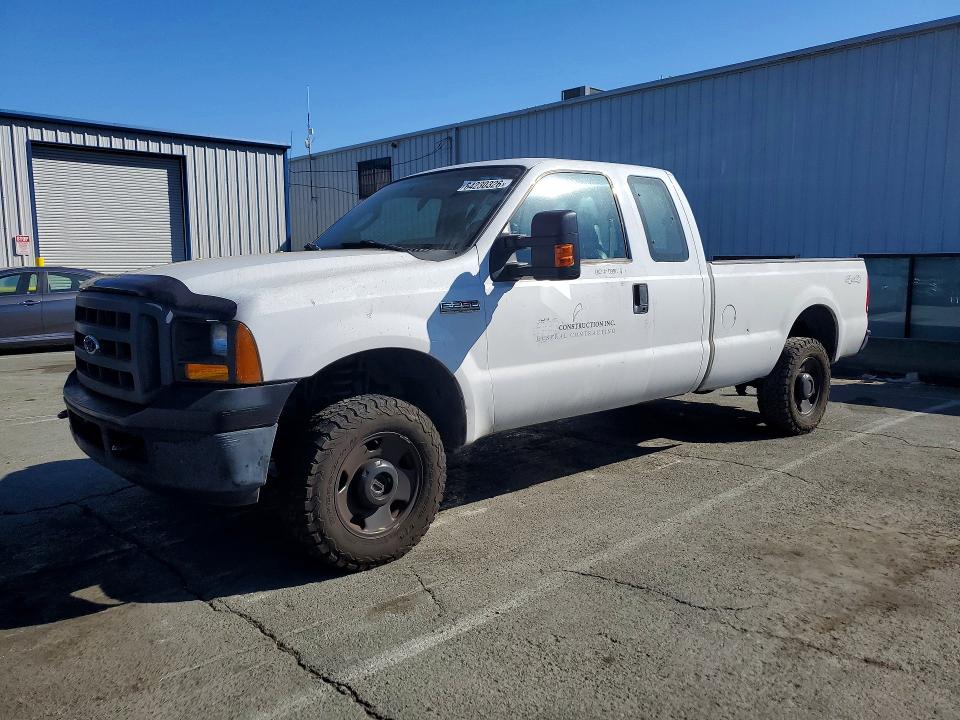 64230326 :رقم المزاد ، 1FTSX21526ED59517 vin ، 2006 Ford F250 مزاد بيع