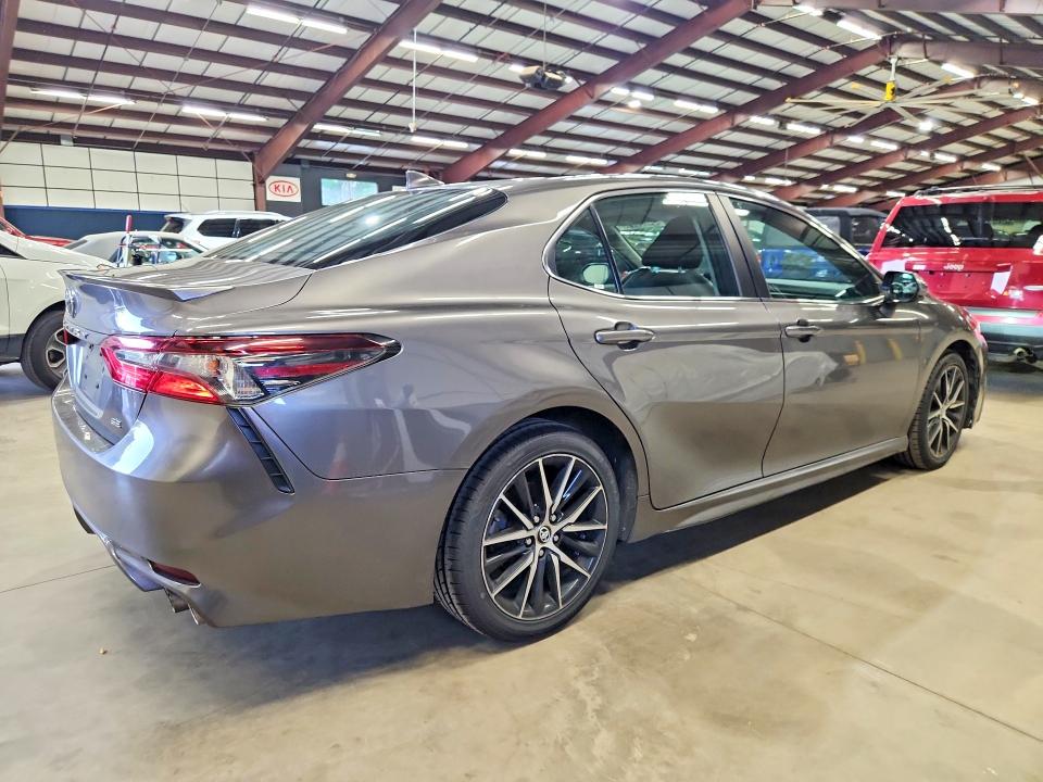 Продажа на аукционе авто 2021 Toyota Camry, vin: 4T1G11AK4MU553603, номер лота: 64895716