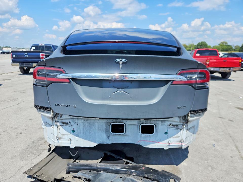 66407356 :رقم المزاد ، 5YJXCBE24HF044673 vin ، 2017 Tesla Model X مزاد بيع