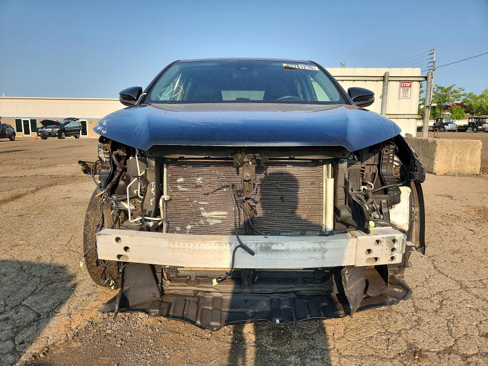 Продажа на аукционе авто 2019 Toyota Highlander, vin: 5TDBZRFH4KS993275, номер лота: 63781216