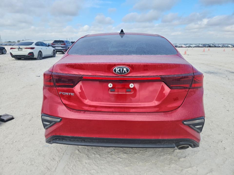 64085476 :رقم المزاد ، 3KPF24AD6ME387700 vin ، 2021 Kia Forte مزاد بيع