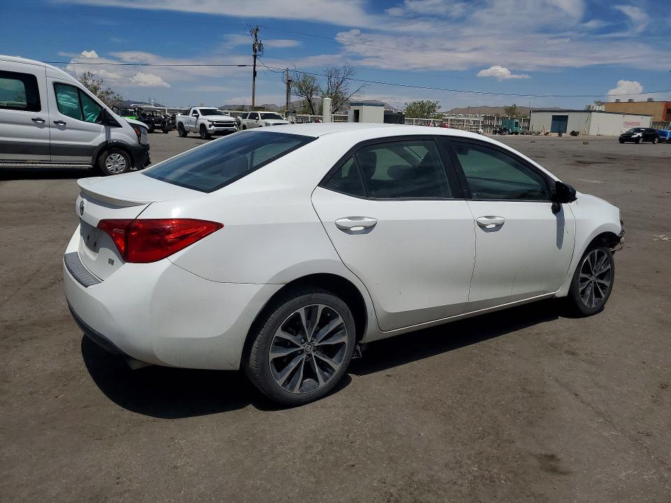64833166 :رقم المزاد ، 5YFBURHE7HP734671 vin ، 2017 Toyota Corolla مزاد بيع
