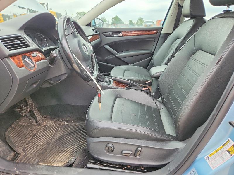 64545216 :رقم المزاد ، 1VWCH7A38CC070790 vin ، 2012 Volkswagen Passat مزاد بيع
