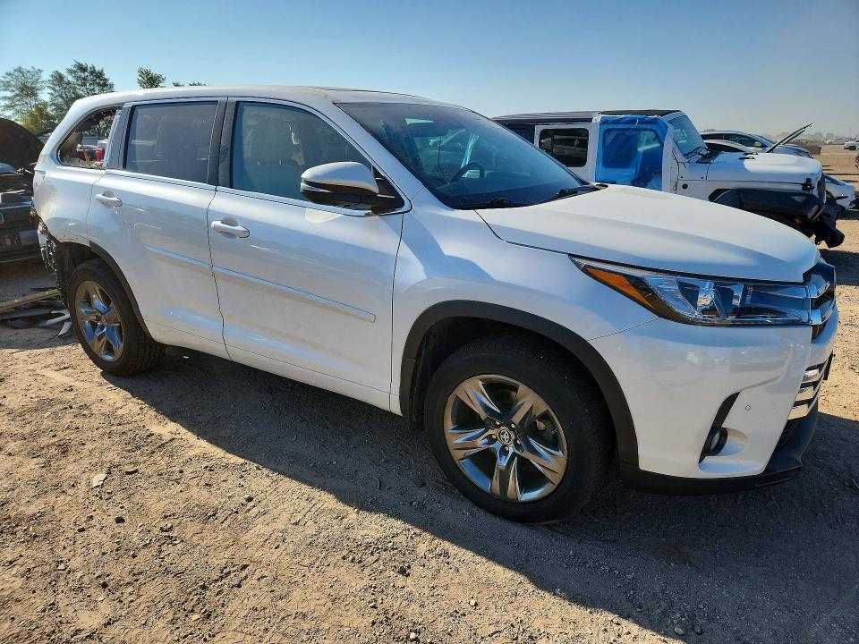 66304426 :رقم المزاد ، 5TDDZRFH9HS362670 vin ، 2017 Toyota Highlander مزاد بيع