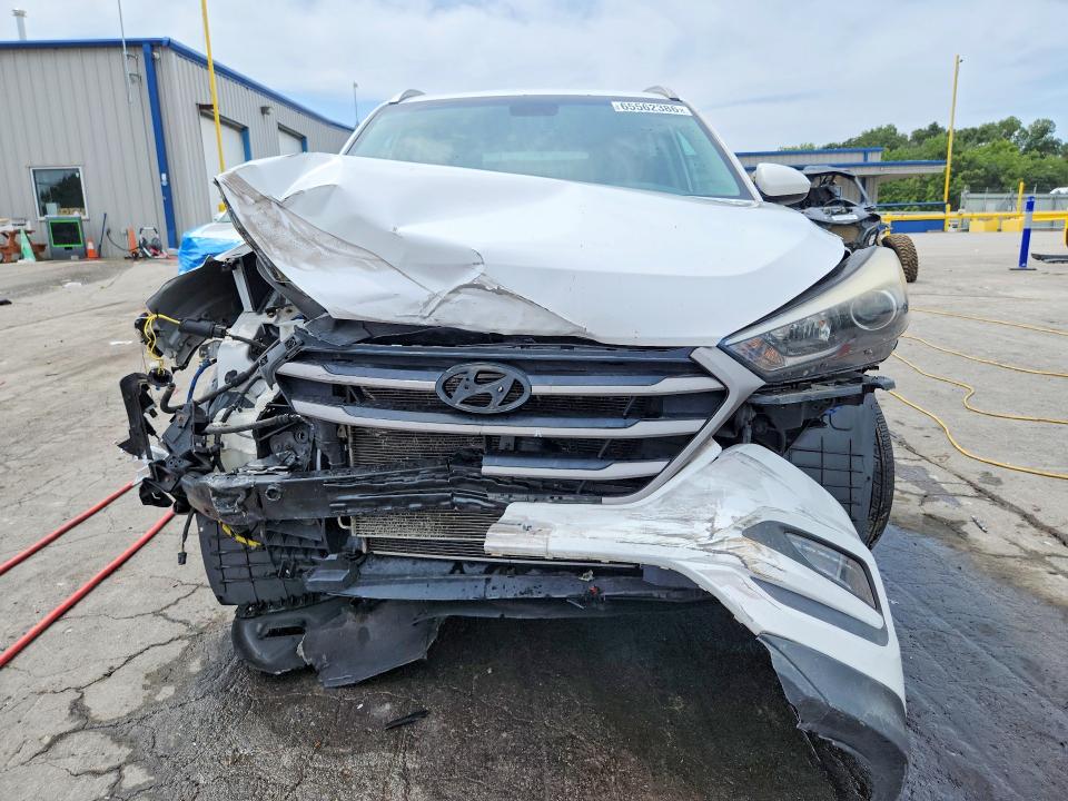 65562386 :رقم المزاد ، KM8J3CA40GU107112 vin ، 2016 Hyundai Tucson مزاد بيع