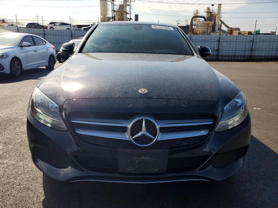 2018 Mercedes-benz C მანქანა იყიდება აუქციონზე, vin: 55SWF4KB7JU236256, აუქციონის ნომერი: 64757566