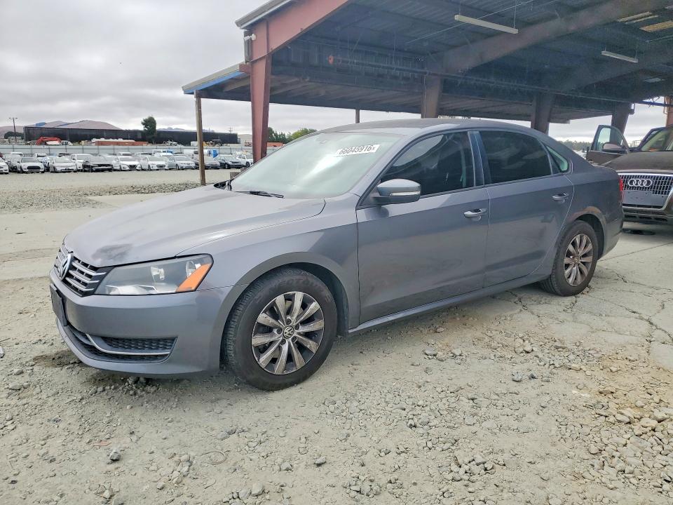 2013 Volkswagen Passat მანქანა იყიდება აუქციონზე, vin: 1VWAP7A34DC102923, აუქციონის ნომერი: 66045916