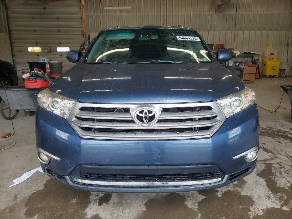 Продажа на аукционе авто 2012 Toyota Highlander, vin: 5TDBK3EH1CS169982, номер лота: 64001576