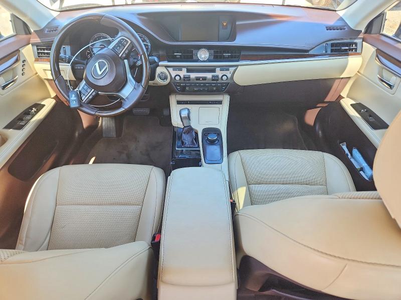 63481366 :رقم المزاد ، 58ABK1GG3HU057460 vin ، 2017 Lexus Es مزاد بيع