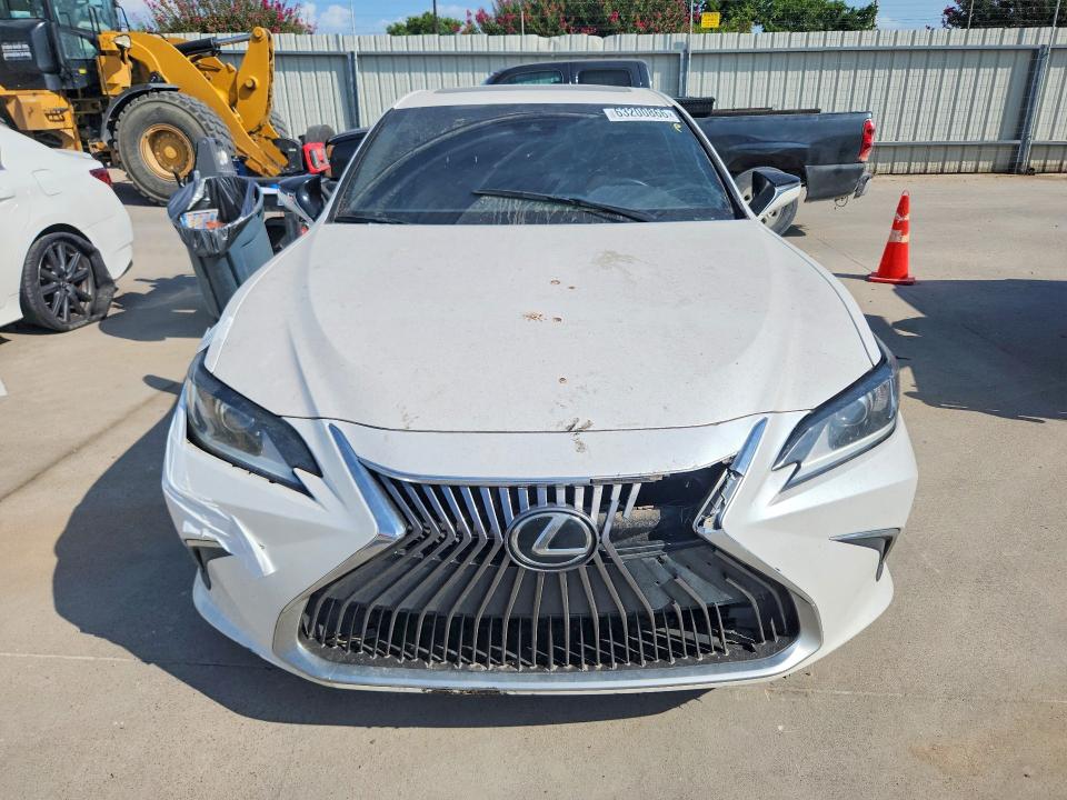 63200866 :رقم المزاد ، 58ABZ1B11KU047645 vin ، 2019 Lexus Es مزاد بيع