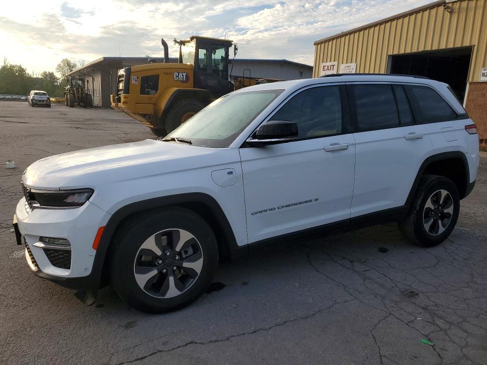 Продажа на аукционе авто 2023 Jeep Grand Cherokee, vin: 1C4RJYB61P8874843, номер лота: 63764636