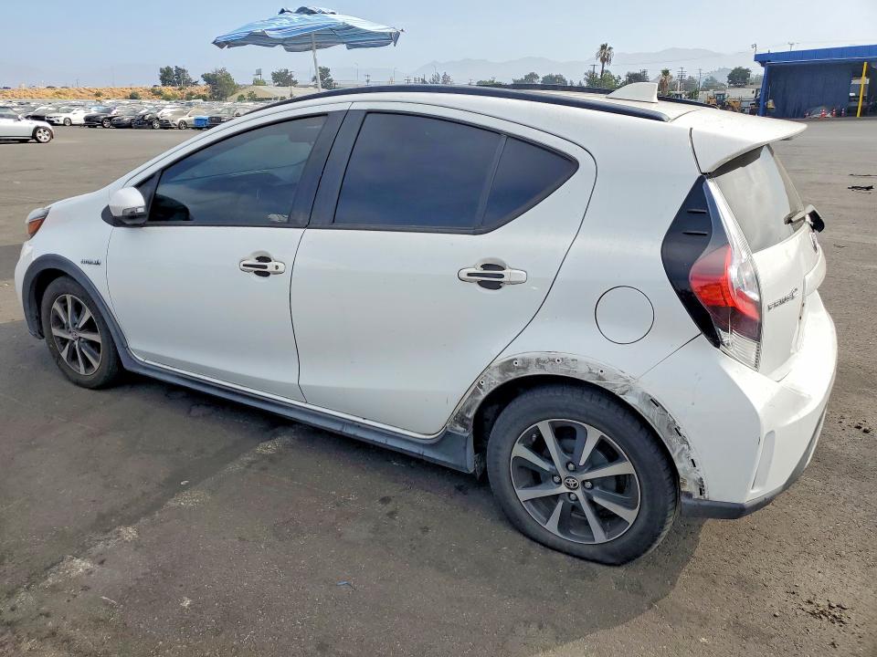 64068556 :رقم المزاد ، JTDKDTB37J1617283 vin ، 2018 Toyota Prius C مزاد بيع