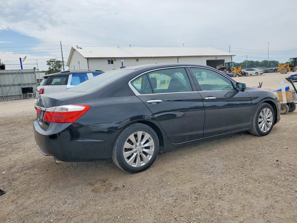 64739286 :رقم المزاد ، 1HGCR2F82FA262621 vin ، 2015 Honda Accord مزاد بيع