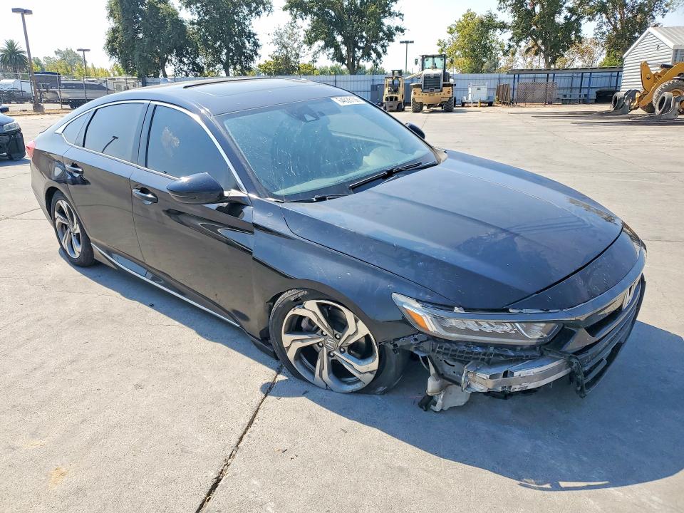 Продаж на аукціоні авто 2018 Honda Accord, vin: 1HGCV1F40JA052529, номер лоту: 64628106