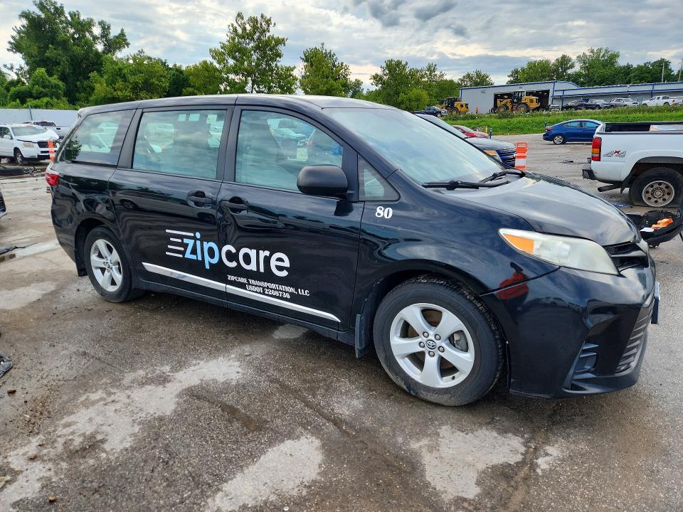 2018 Toyota Sienna მანქანა იყიდება აუქციონზე, vin: 5TDZZ3DC3JS956896, აუქციონის ნომერი: 65208626