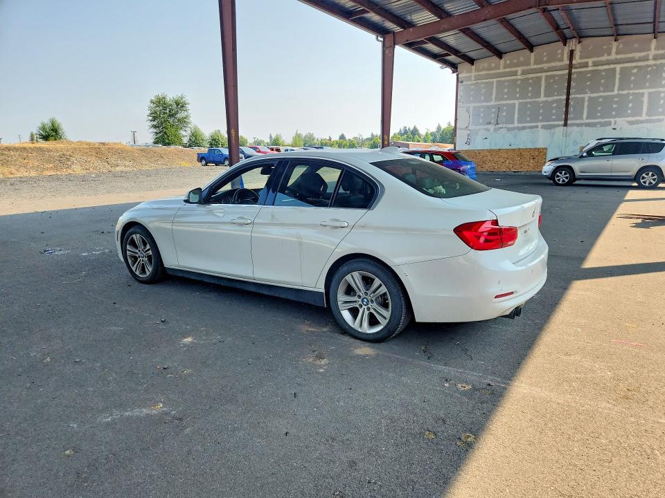 64752586 :رقم المزاد ، WBA8B9G35HNU51924 vin ، 2017 Bmw 3 Series 330i مزاد بيع