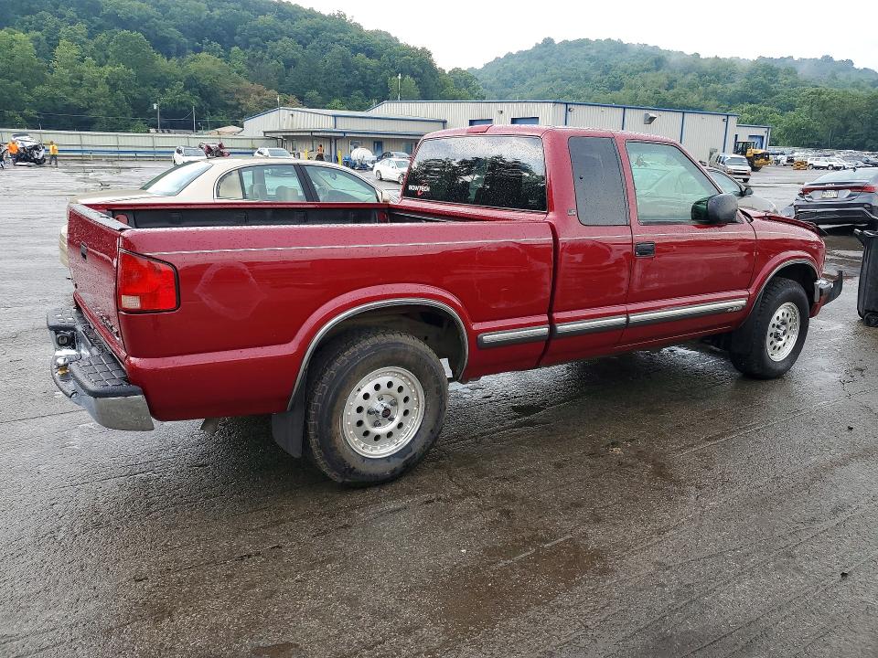 64196346 :رقم المزاد ، 1GCDT19W4Y8310915 vin ، 2000 Chevrolet S Truck مزاد بيع