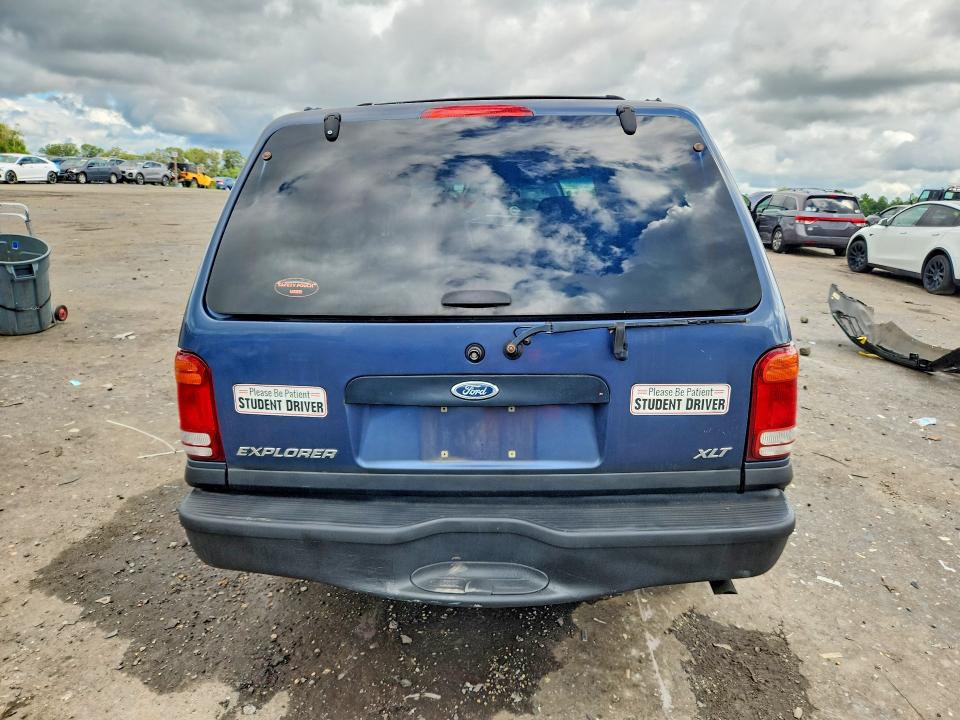 Продажа на аукционе авто 2000 Ford Explorer, vin: 1FMZU83P4YZC12132, номер лота: 63563636